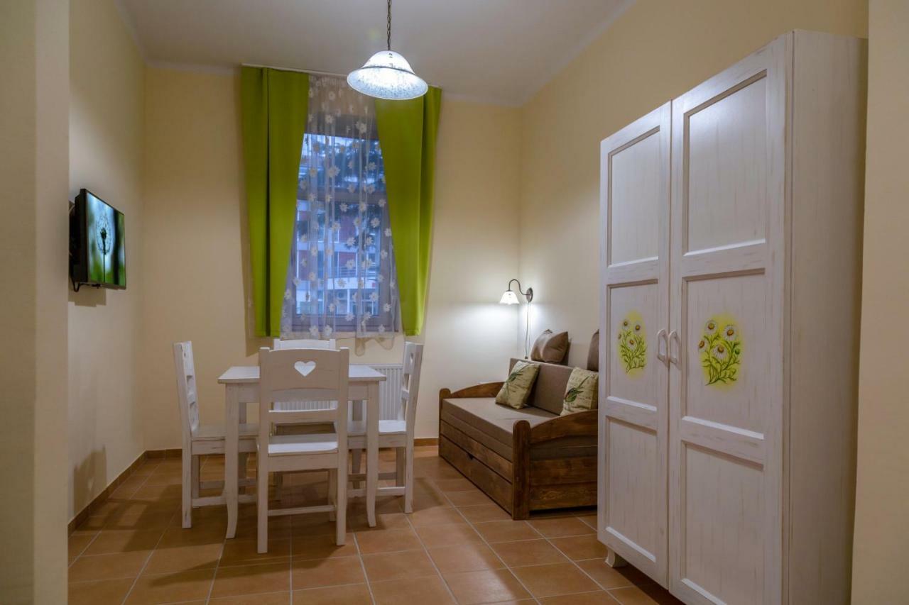 Balzsam apartmanház Harkány Esterno foto